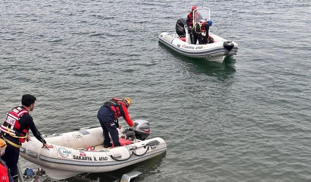 Sapanca Gölü'nde fırtına... Mahsur kalan 35 kişi kurtarıldı