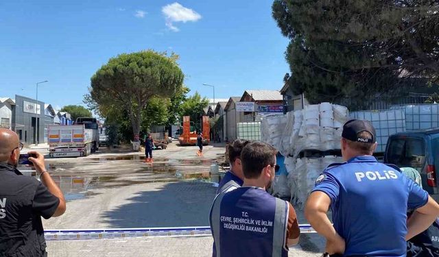 Yere dökülen kimyasal madde kum emdirilerek temizlendi