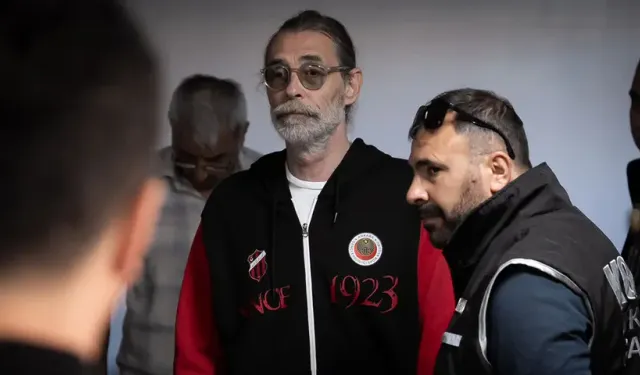Erdal Beşikçioğlu gözaltına alındı