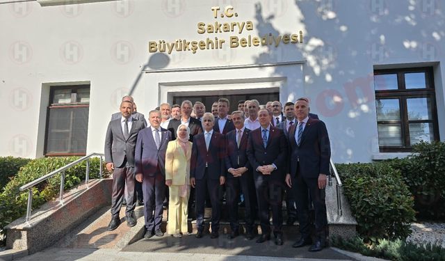 Bakan Uraloğlu, Büyükşehir'de müjdeyi verdi...Doğu Çevre Yolu projesi ihaleye çıkıyor