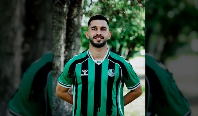 Sakaryaspor'da Mertcan Açıkgöz imzayı attı