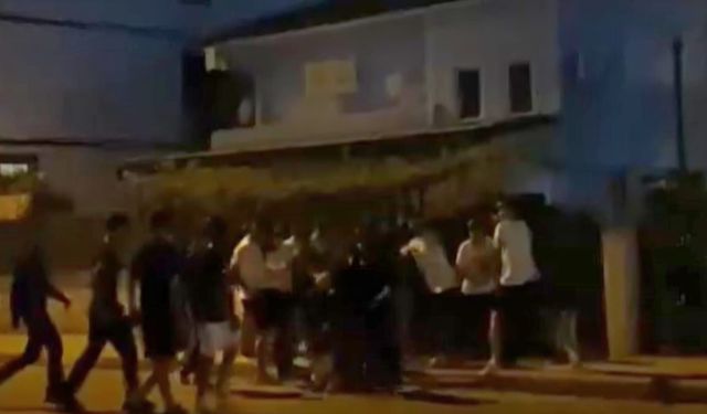 Yazlık Meydan Savaşları… Gençler tekme tokat birbirine girdi