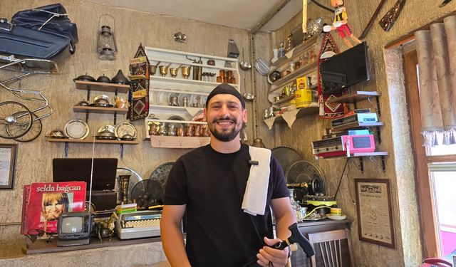 Meddah Burak tarihimizi gençlere sevdiriyor... Sakarya’nın tarihi onun anlatımıyla renklendi