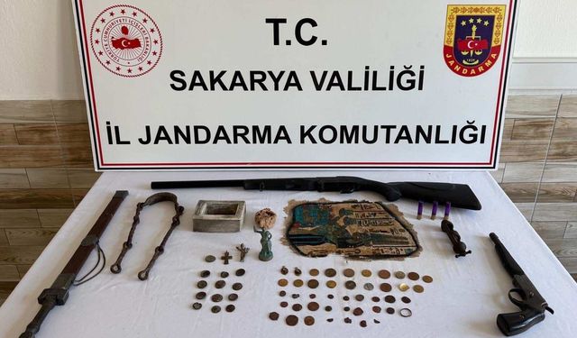 Karasu'da "Anadolu Mirası" operasyonu! 63 tarihi eser ele geçirildi