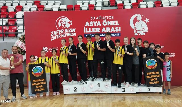 Serdivan’ın Karatecileri Çorlu’dan madalya ile döndü
