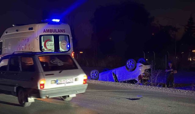 ’Çarpıp kaçtı’ iddiası: Takla atan otomobildeki 2 kişi yaralı