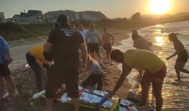 4 çocuk denizde boğulma tehlikesi geçirdi
