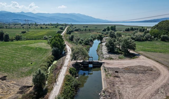 Mollaköy’den Sapanca Gölüne iletim sağlayan su koridoru temizlendi