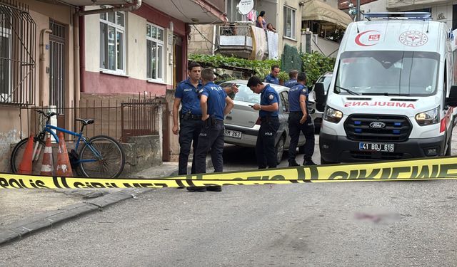 Eski eşinin kocasını vurup kendine ateş etti