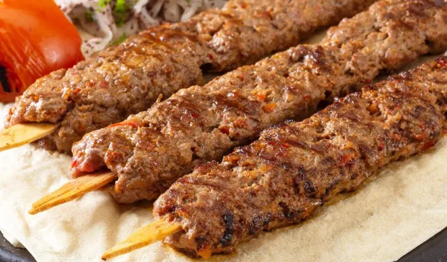 Sakarya’da ünlü kebapçı listede! Kebapta kanatlı eti çıktı