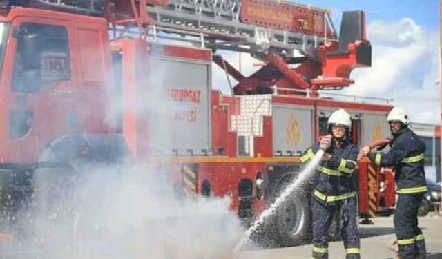 Prefabrik ev yangında kullanılamaz hale geldi