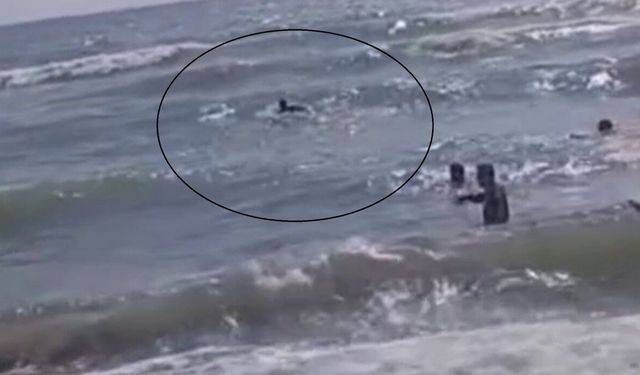 Dalgalara kapılan 2 kişi kurtarıldı, 14 yaşındaki çocuk boğuldu