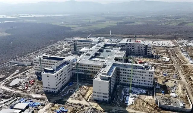 Bin yataklı Şehir Hastanesi için 37 kalem tıbbı cihaz alınacak