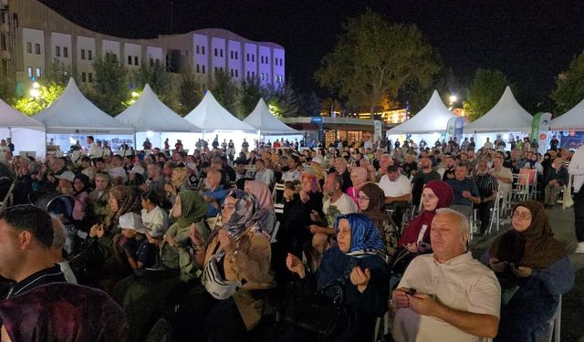 Asrın felaketi gözyaşları ile anıldı...Yusuf Alemdar, "Tığcılar Mahallesi’nde yıkım ihalesi Eylül ayının 3'de gerçekleşecek"