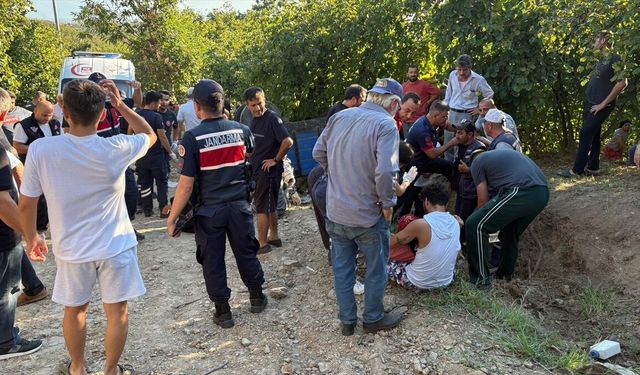 Fındık işçilerini taşıyan traktör devrildi...18 yaralı