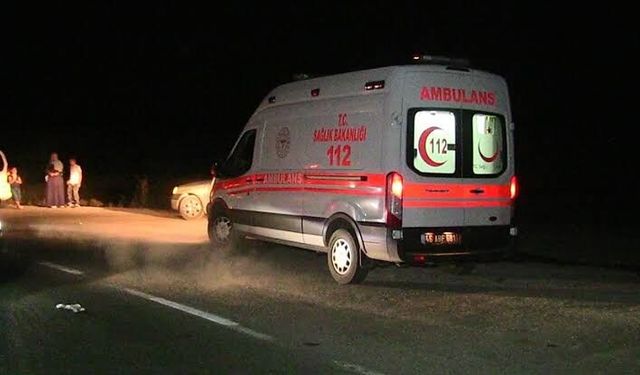 Kamyonun altında kalan 17 yaşındaki motosikletli hayatı kaybetti