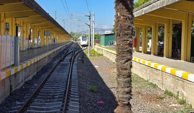 Sakarya’da ulaşımda yarına dikkat... Raylar yarın sökülüyor, seferler Mithatpaşa’dan yapılacak