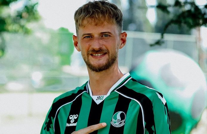 Berk İsmail Ünsal yeniden Sakaryaspor'da
