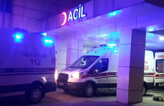 Akyazı’da iki motosiklet çarpıştı: 1’i ağır 2 yaralı