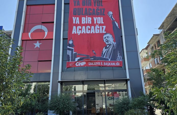CHP terk edildiği gibi kaldı