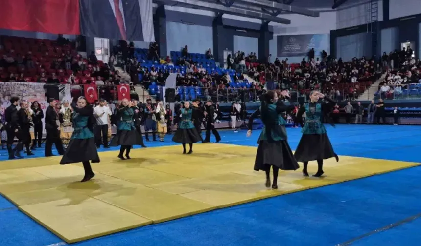 Özel gençlerin gösterisi beğeni topladı