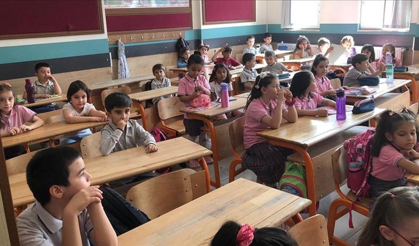 Ara tatil kalkıyor mu? Bakan Tekin açıkladı