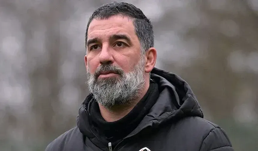 Arda Turan'ın maçında hava saldırısı alarmı