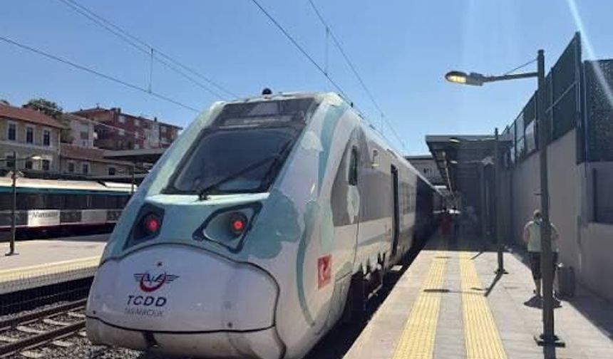 Milli elektrikli tren bir hatta daha yolcu taşıyacak
