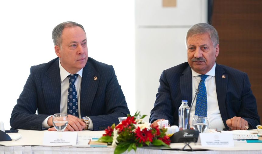 Türkiye Yüzyılı Maarif Modeli masaya yatırıldı... Kaya, Sakarya'nın eğitim yatırımlarını da ele aldı