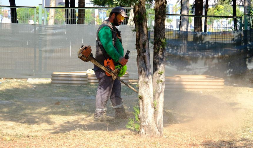 Okul bahçeleri yeni eğitim yılına hazırlanıyor
