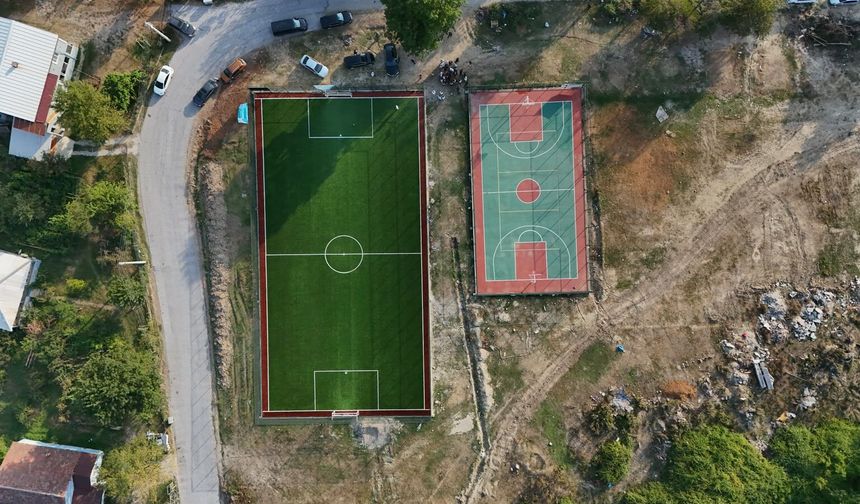 Karapürçek'te yeni spor sahası hizmete açıldı