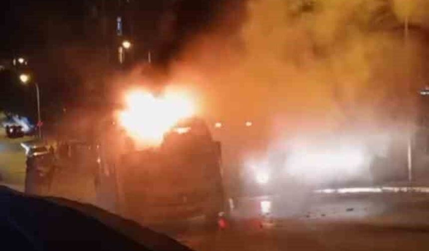 Minibüs yangını: Peş peşe patlamalar paniğe neden oldu