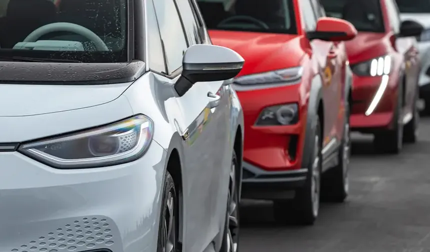 Tesla 2 milyon aracı geri çağırıyor!
