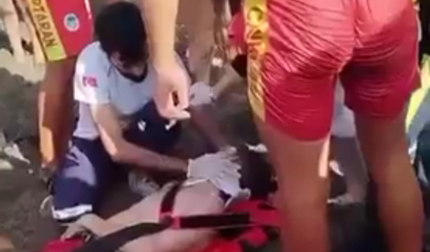 Kocaali'de denize giren genç boğulma tehlikesi geçirdi