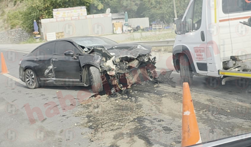 Serdivan’da trafik kazası: Uzun araç kuyruğu oluştu