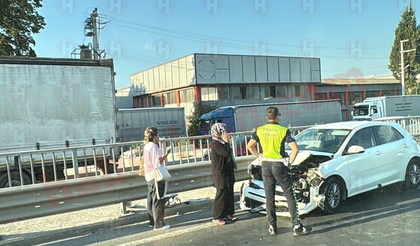 Pekşenler'de kaza! Trafik felç oldu