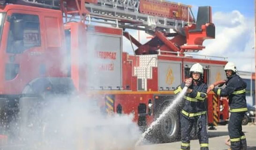 Prefabrik ev yangında kullanılamaz hale geldi