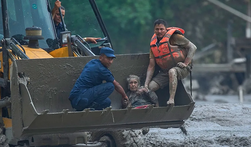 Nepal'deki selde hayatını kaybedenlerin sayısı 469'a çıktı