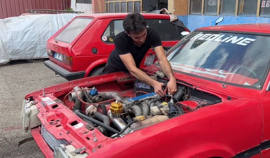 Sakarya’da gazetecilik okuyor, Zonguldak’ta dede mesleğini sürdürüyor