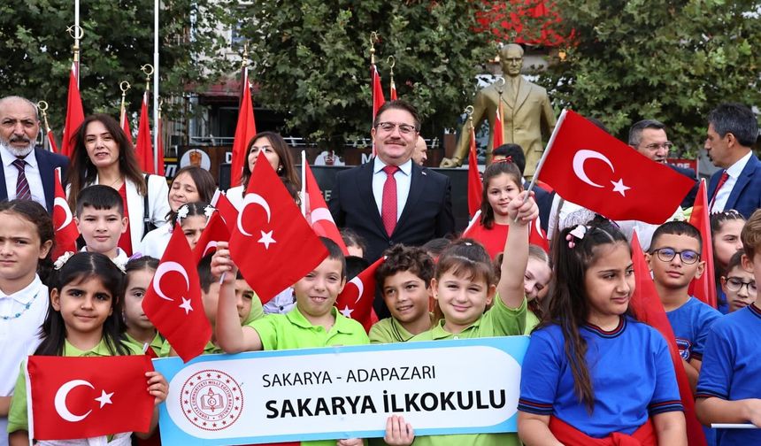 Sakarya’da yeni eğitim yılı çelenk töreniyle başladı