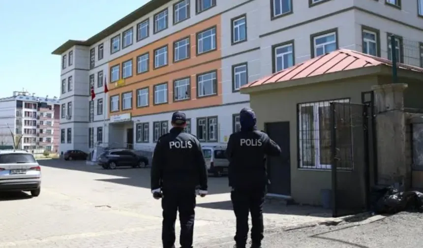 Okullarda güvenlik önlemleri artırılıyor... 81 ilde yeni dönem başladı