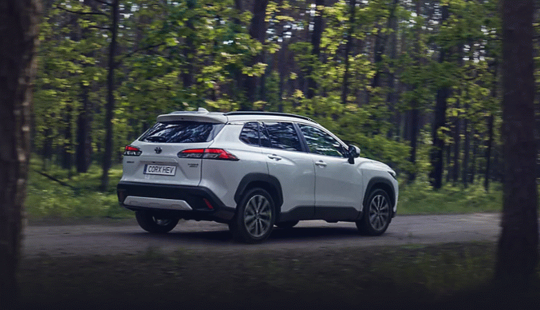 <p><strong>TOYOTA COROLLA CROSS 2025 ŞUBAT FİYATI</strong> </p>
<p><strong>1.8 Hybrid Flame e-CVT:</strong> 2.068.000 TL <em><strong>(Kampanya Fiyatı: 1.893.000 TL)</strong></em><br /><strong>1.8 Hybrid Flame X-Pack e-CVT:</strong> 2.126.500 TL <em><strong>(Kampanya Fiyatı: 1.945.500 TL)</strong></em><br /><strong>1.8 Hybrid Passion e-CVT:</strong> 2.315.500 TL <em><strong>(Kampanya Fiyatı: 2.139.500 TL)</strong></em><br /><strong>1.8 Hybrid Passion X-Pack e-CVT:</strong> 2.475.500 TL <em><strong>(Kampanya Fiyatı: 2.287.500 TL)</strong></em><br /><strong>1.8 Hybrid Passion X-Pack Siyah Tavan e-CVT:</strong> 2.507.500 TL <em><strong>(Kampanya Fiyatı: 2.317.500 TL)</strong></em></p>