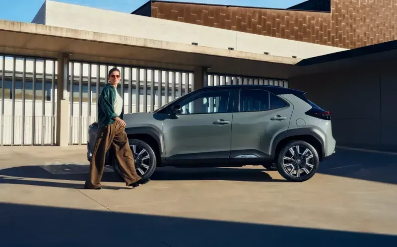<p><strong> <a href="https://www.haberlisin.com/haberleri/toyota" class="tag-link" title="Tüm Toyota haberleri" target="_blank" rel="noopener">Toyota</a> Corolla Hybrid Fiyat Listesi Mayıs 2025</strong></p>
<p>1.8 Hybrid Dream e-CVT 2.164.000 TL<br />1.8 Hybrid Dream-X-Pack e-CVT 2.200.000 TL<br />1.8 Hybrid Flame X-Pack e-CVT 2.245.000 TL<br />1.8 Hybrid Passion X-Pack e-CVT 2.290.000 TL</p>
<p><strong>Toyota Corolla Cross Hybrid Fiyat Listesi Mayıs 2025</strong></p>
<p><strong>1.8 Hybrid Flame e-CVT </strong><br />LİSTE FİYATI: 2.405.500 TL<br />KAMPANYALI FİYATI: 2.075.000 TL</p>
<p><strong>1.8 Hybrid Flame X-Pack e-CVT </strong><br />LİSTE FİYATI: 2.452.000 TL<br />KAMPANYALI FİYATI: 2.135.000 TL</p>
<p><strong>1.8 Hybrid Passion e-CVT </strong><br />LİSTE FİYATI: 2.723.000 TL<br />KAMPANYALI FİYATI: 2.395.000 TL</p>
<p><strong>1.8 Hybrid Passion X-Pack e-CVT</strong><br />LİSTE FİYATI: 2.909.500 TL<br />KAMPANYALI FİYATI: 2.559.000 TL<br /> <br /><strong>1.8 Hybrid Passion X-Pack Siyah Tavan e-CVT </strong><br />LİSTE FİYATI: 2.947.500 TL<br />KAMPANYALI FİYATI: 2.594.000 TL</p>