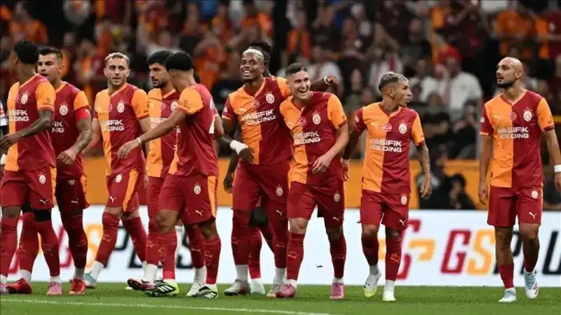 <p>Savunmada görev yapan Metehan Baltacı için ise Kocaelispor devrede. Selçuk İnan yönetimindeki yeşil-siyahlılar bir süredir genç stoperi kadrosuna katmaya çalışıyor. Metehan’ın geleceği de transferin kapanacağı bugün belli olacak.</p>