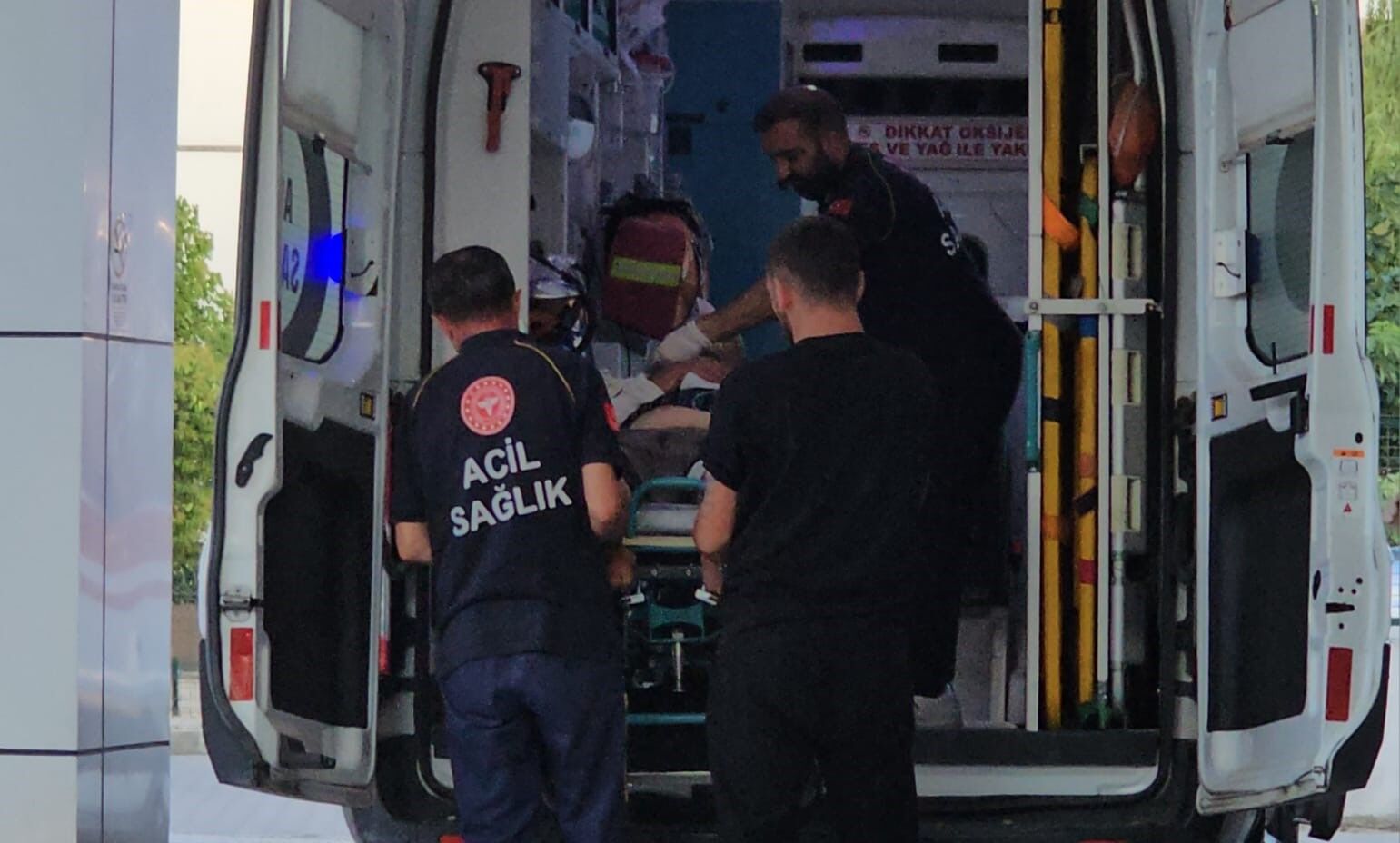 Kayınpederini sokak ortasında tüfekle vurdu