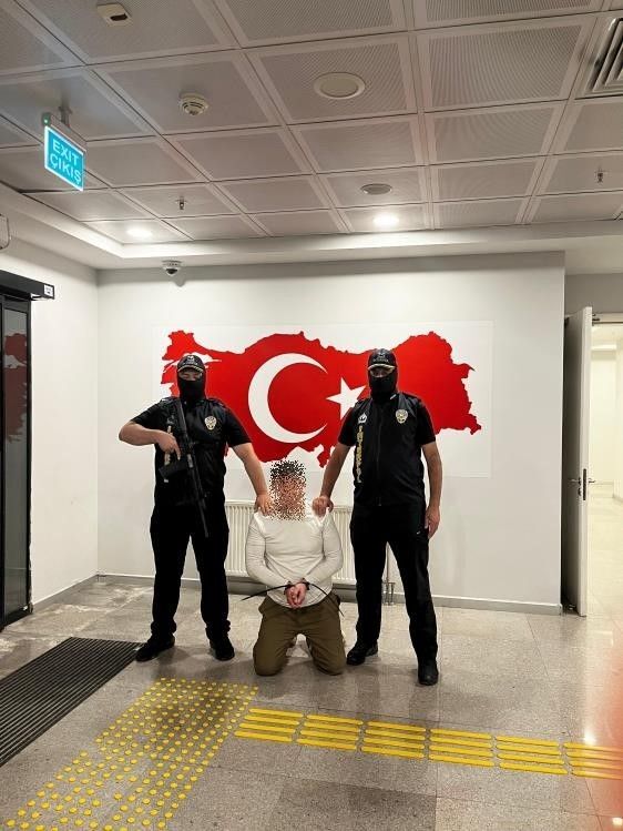 Aw767827 02